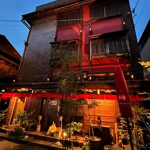 Benidaruma - Sakuramochi Apartment